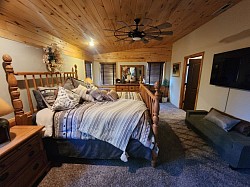 Buffalo Lodge has 7 bedrooms, 9 beds, 4 bathrooms